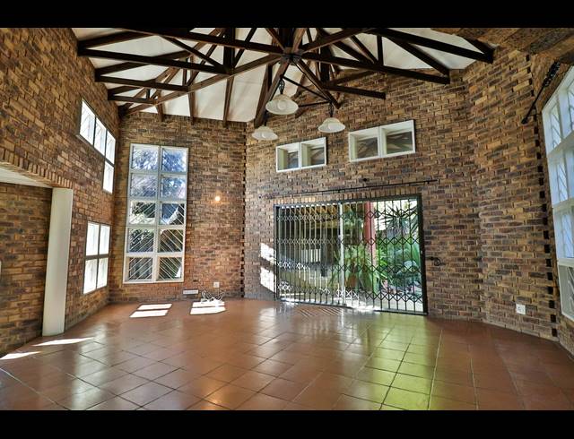 4 BEDROOM HOUSE SOLD IN PRETORIUSPARK